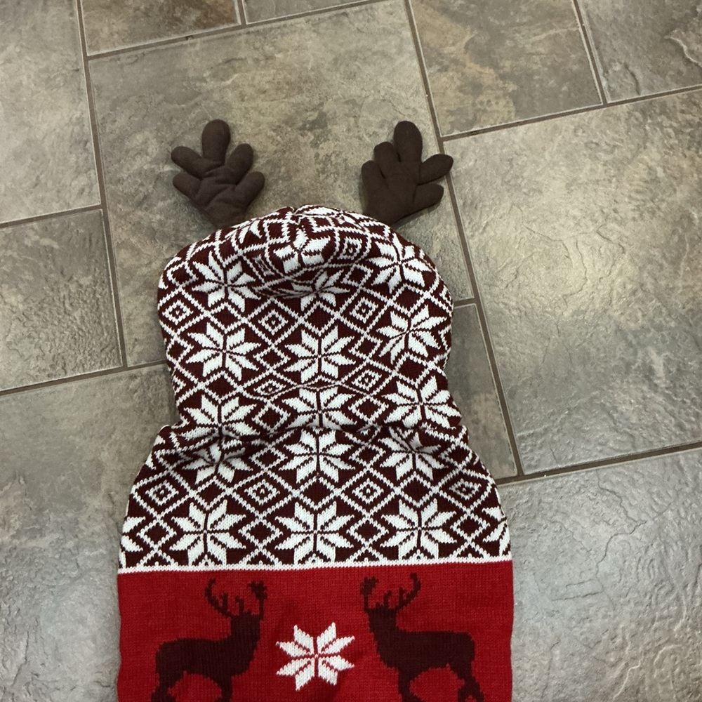 💰Make an offer, bundle and save💰 Red, White burgundy Reindeer Dog Sweater - Picture 5 of 8